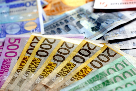 Lara (Copyright)  Geld Cash Finanzen