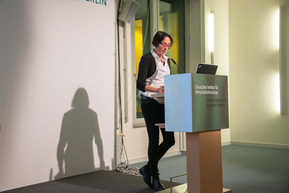 Prof. Dr. Michaela Kreyenfeld von der Hertie School bei ihrem Vortrag