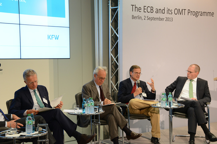 Panel mit Guido Tabellini, Francesco Giavazzi, Lorenzo Bini-Smaghi und Jörg Zeuner (v.l.); 