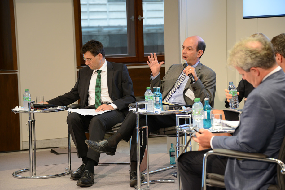 Franz Mayer, Jordi Gali ; 