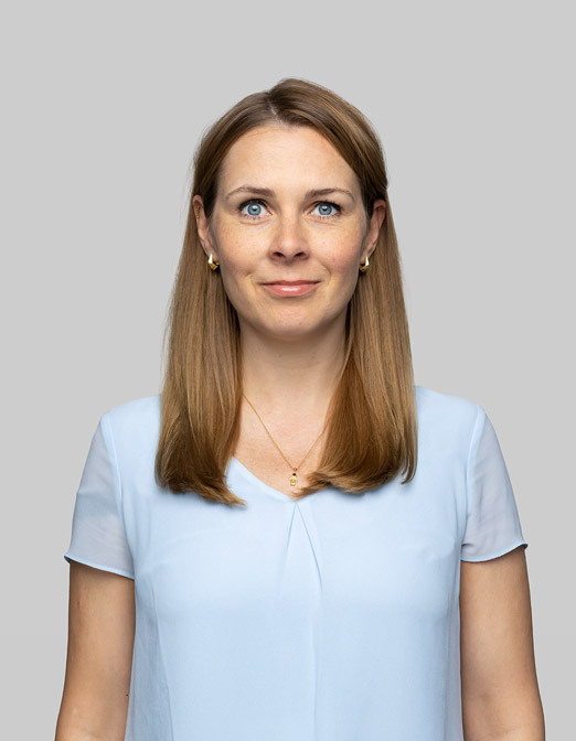 Auf dem Bild ist die DIW Wissenschaftlerin Theresa Entringer zu sehen.